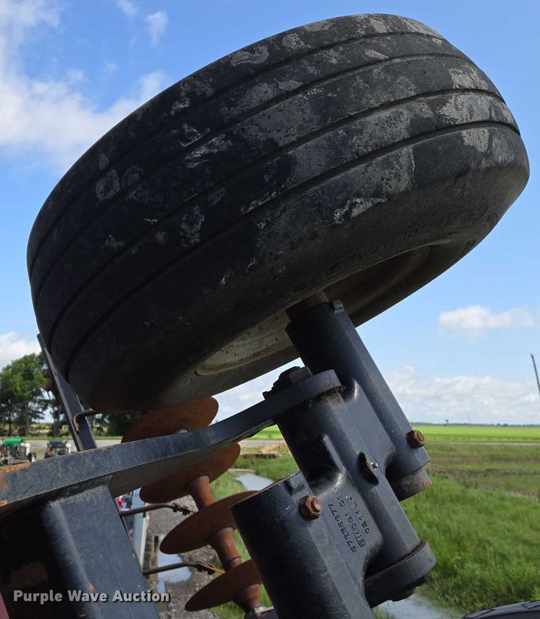 image for item DW7024 2008 Case IH 340 tandem disk