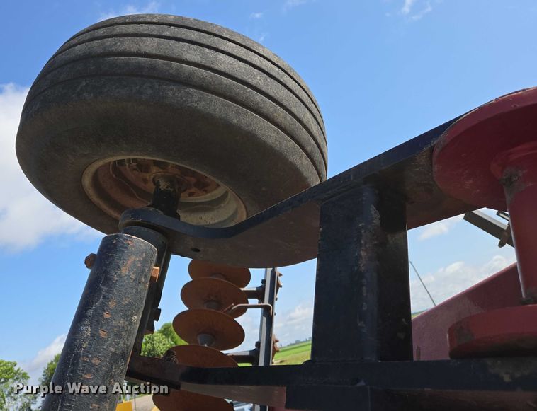 image for item DW7024 2008 Case IH 340 tandem disk