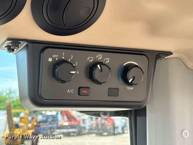 image for item DY0014 2016 Yanmar YT235 MFWD tractor