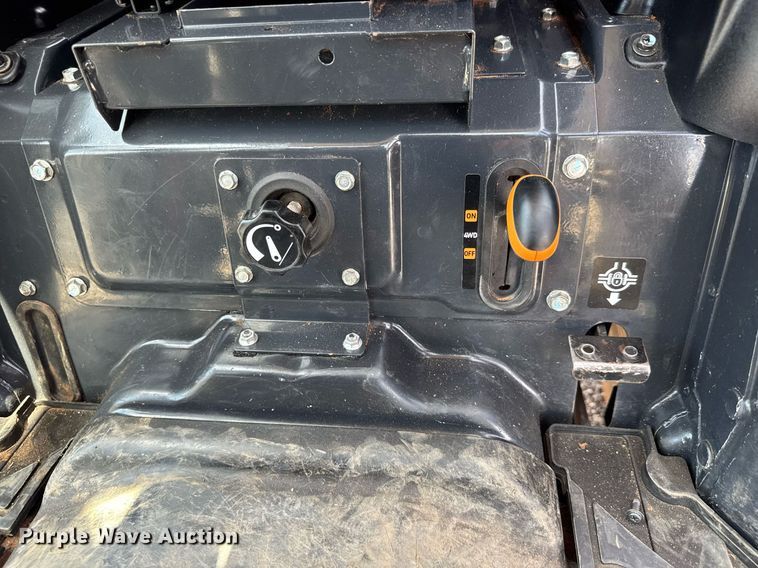 image for item DY0014 2016 Yanmar YT235 MFWD tractor