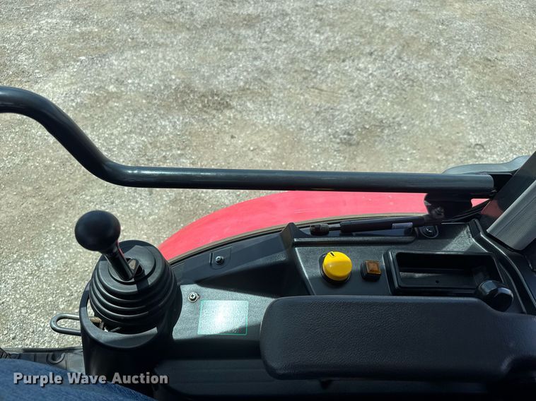 image for item DY0014 2016 Yanmar YT235 MFWD tractor