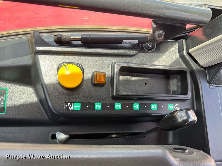 image for item DY0014 2016 Yanmar YT235 MFWD tractor