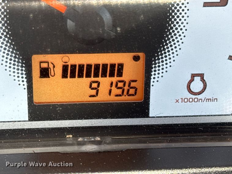 image for item DY0014 2016 Yanmar YT235 MFWD tractor