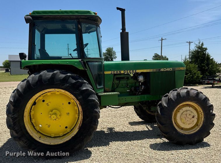 image for item DY0156 John Deere 4040 MFWD tractor