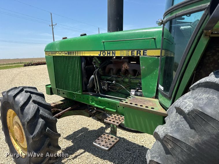 image for item DY0156 John Deere 4040 MFWD tractor