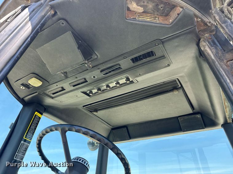 image for item DY0156 John Deere 4040 MFWD tractor