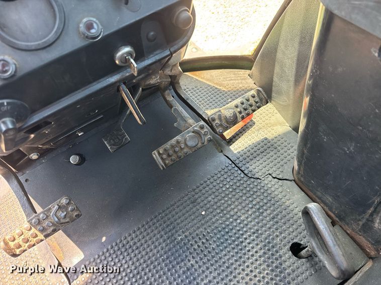 image for item DY0156 John Deere 4040 MFWD tractor