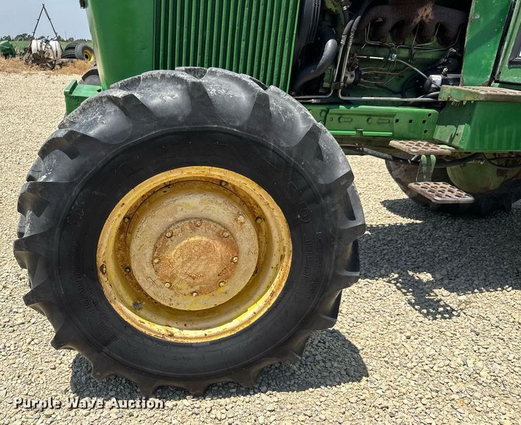 image for item DY0156 John Deere 4040 MFWD tractor