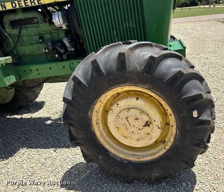 image for item DY0156 John Deere 4040 MFWD tractor