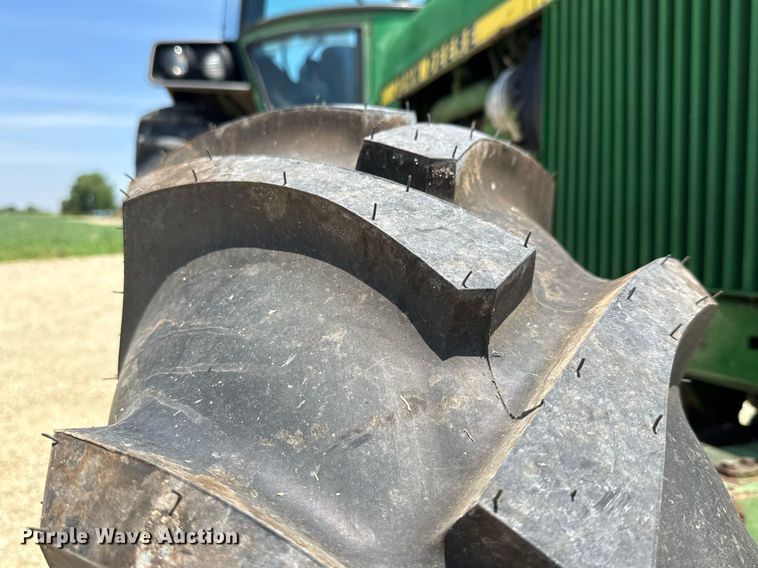 image for item DY0156 John Deere 4040 MFWD tractor