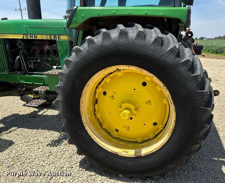 image for item DY0156 John Deere 4040 MFWD tractor