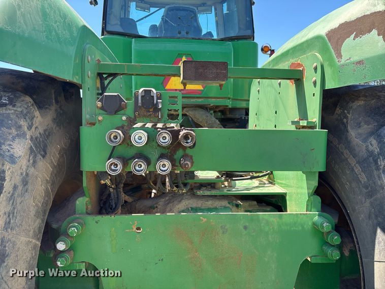 image for item DY0463 2007 John Deere 9520 Scraper Special 4WD tractor