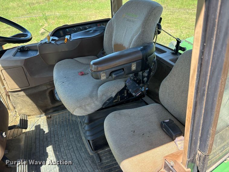 image for item DY0463 2007 John Deere 9520 Scraper Special 4WD tractor