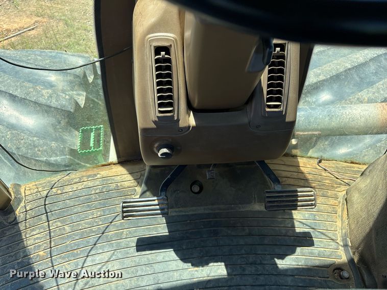 image for item DY0463 2007 John Deere 9520 Scraper Special 4WD tractor