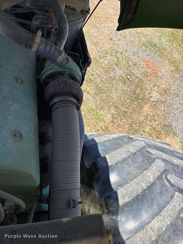 image for item DY0463 2007 John Deere 9520 Scraper Special 4WD tractor