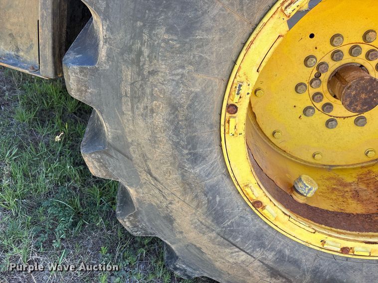 image for item DY0463 2007 John Deere 9520 Scraper Special 4WD tractor