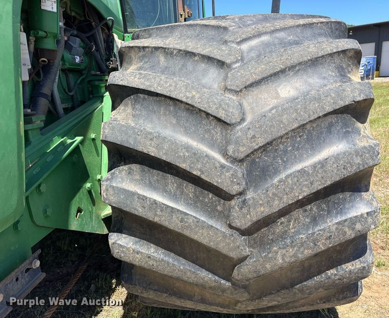 image for item DY0463 2007 John Deere 9520 Scraper Special 4WD tractor