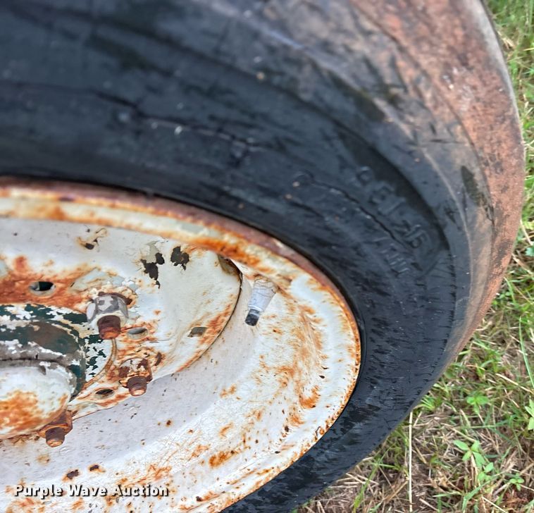 image for item DY0510 Grain cart