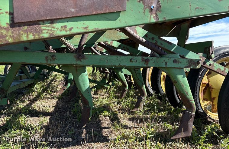 image for item DY2513 (2) John Deere grain drills