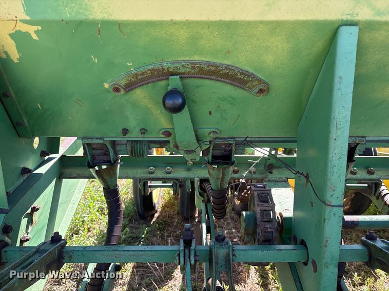 image for item DY2513 (2) John Deere grain drills