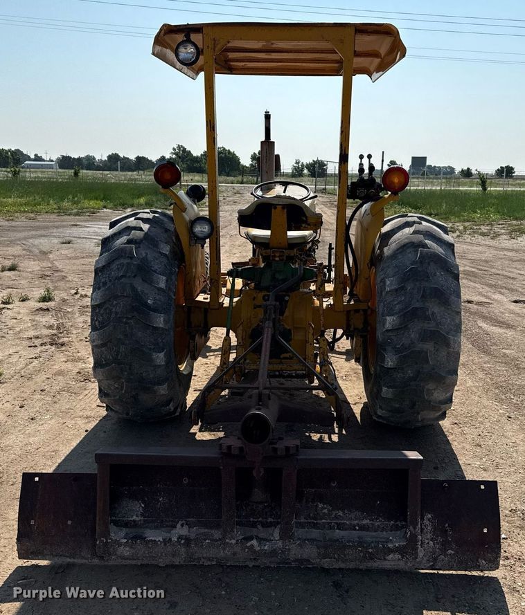 image for item DZ8483 1973 John Deere 401Y tractor