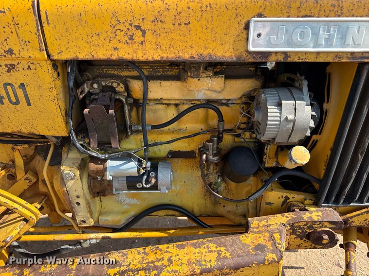 image for item DZ8483 1973 John Deere 401Y tractor
