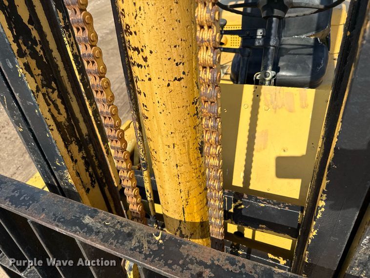 image for item DZ8484 2001 Hyster H80C forklift