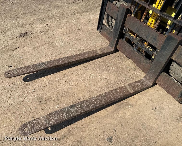 image for item DZ8484 2001 Hyster H80C forklift