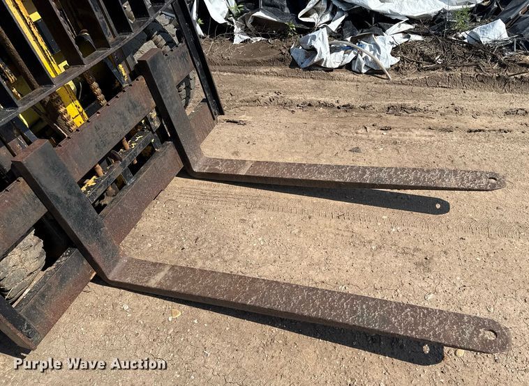 image for item DZ8484 2001 Hyster H80C forklift