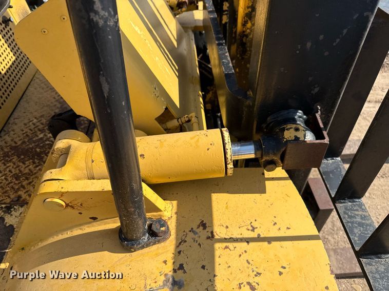 image for item DZ8484 2001 Hyster H80C forklift