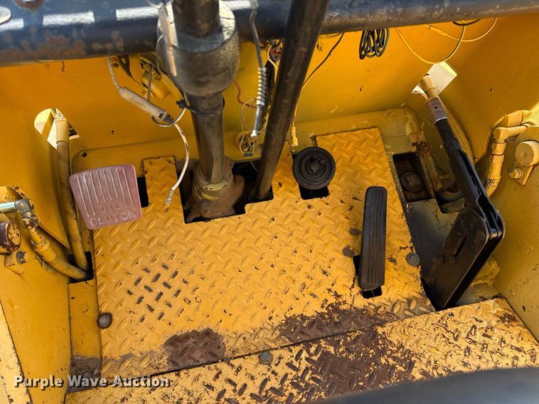 image for item DZ8484 2001 Hyster H80C forklift