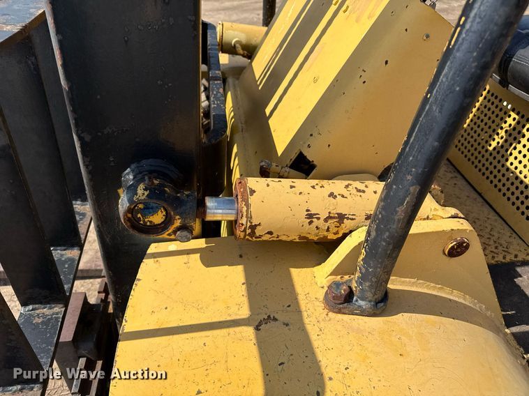 image for item DZ8484 2001 Hyster H80C forklift