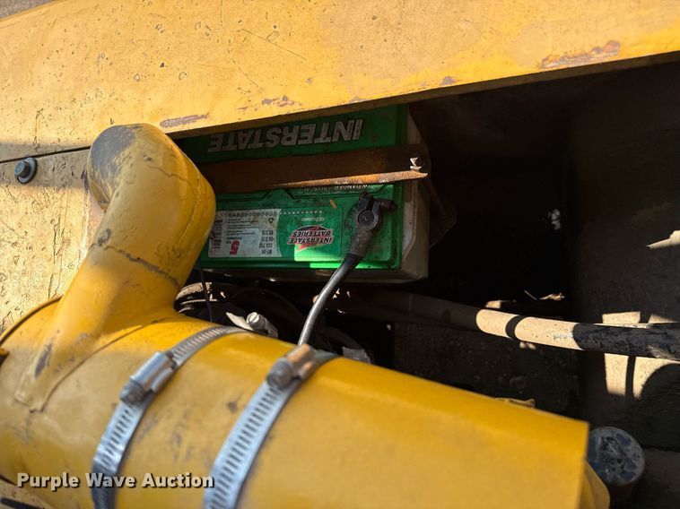 image for item DZ8484 2001 Hyster H80C forklift