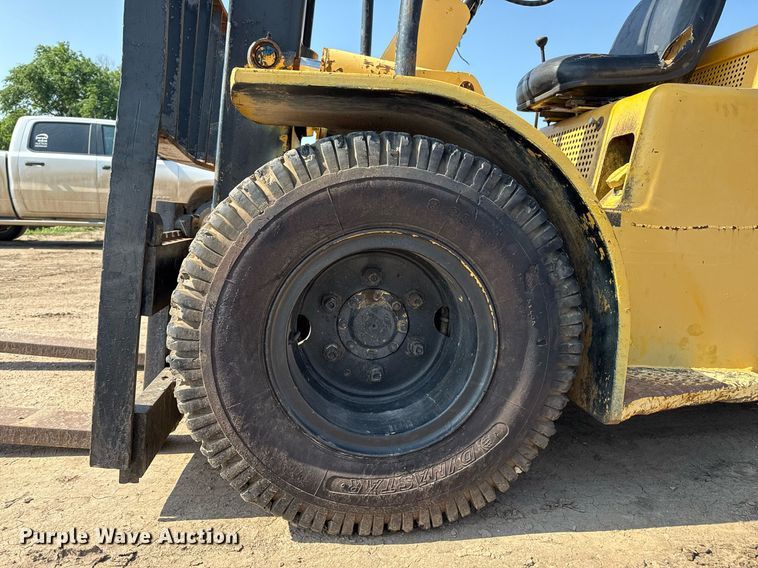 image for item DZ8484 2001 Hyster H80C forklift