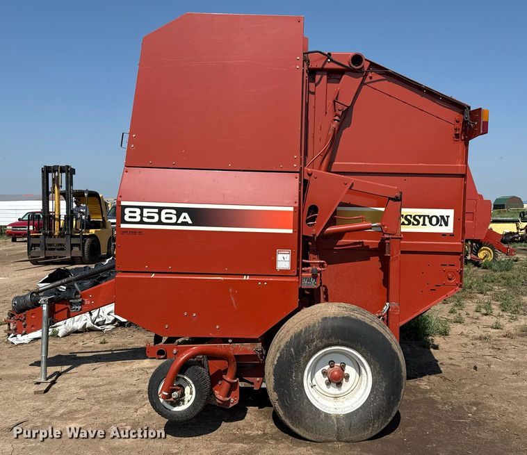 image for item DZ8485 2002 Hesston 856A round baler