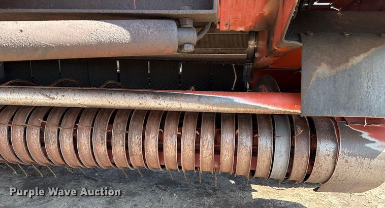 image for item DZ8485 2002 Hesston 856A round baler