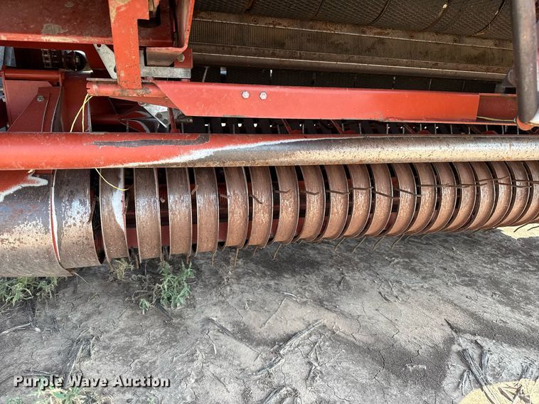 image for item DZ8485 2002 Hesston 856A round baler