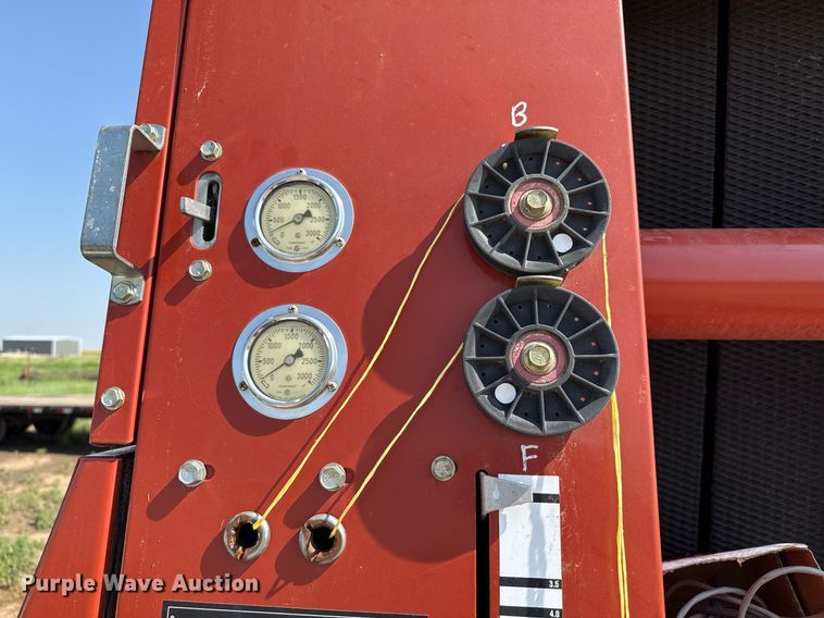 image for item DZ8485 2002 Hesston 856A round baler