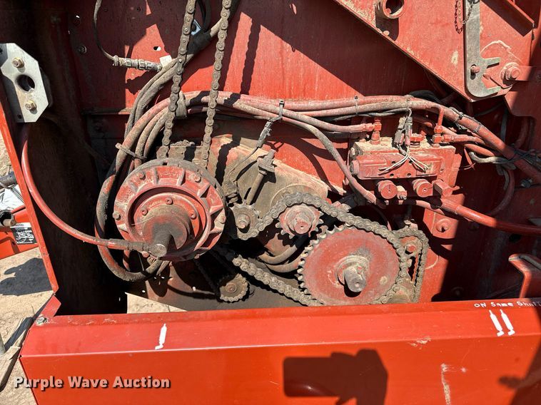 image for item DZ8485 2002 Hesston 856A round baler