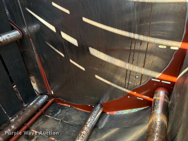 image for item DZ8485 2002 Hesston 856A round baler