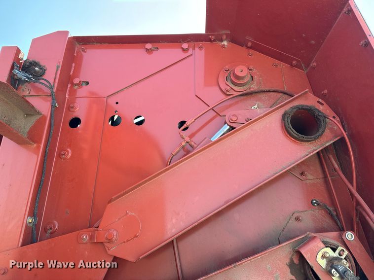 image for item DZ8485 2002 Hesston 856A round baler