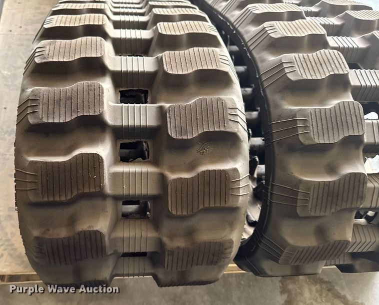 image for item EC7975 John Deere T365334 rubber tracks
