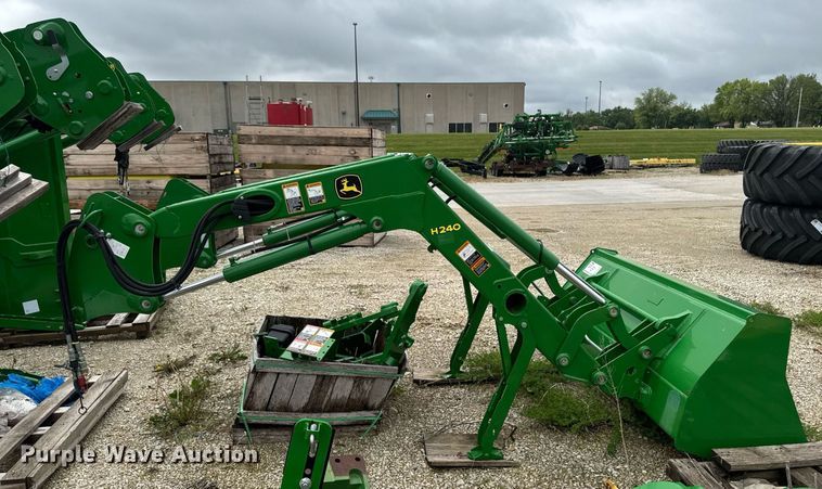 image for item EC7978 2017 John Deere H240 loader
