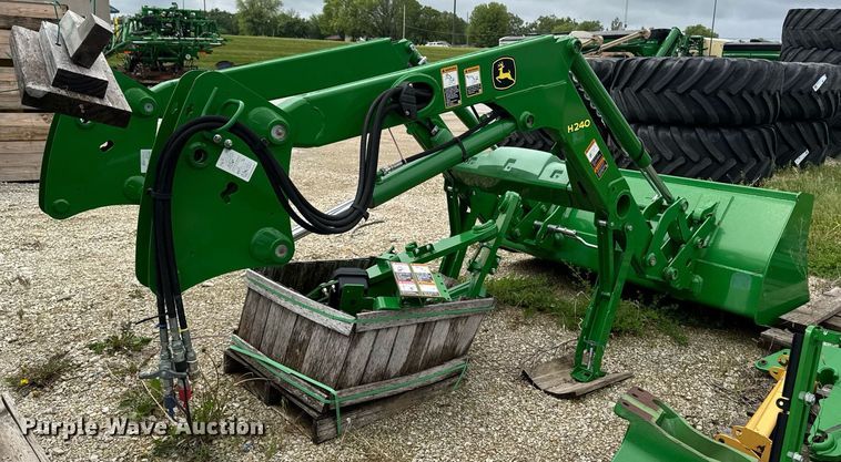 image for item EC7978 2017 John Deere H240 loader