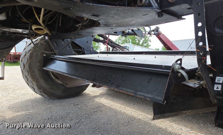 image for item ED2023 2009 MacDon M200 swather / windrower