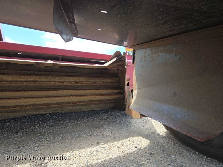 image for item ED2023 2009 MacDon M200 swather / windrower