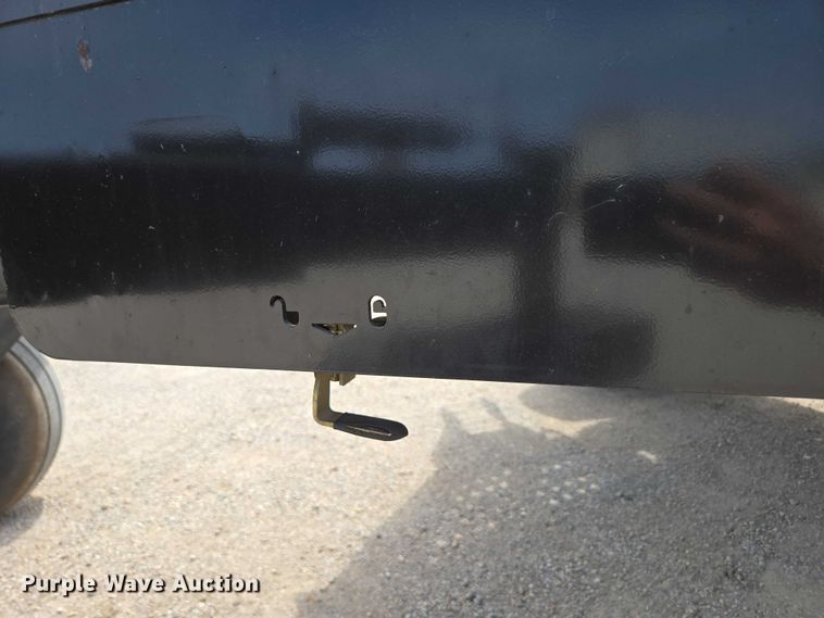 image for item ED2023 2009 MacDon M200 swather / windrower