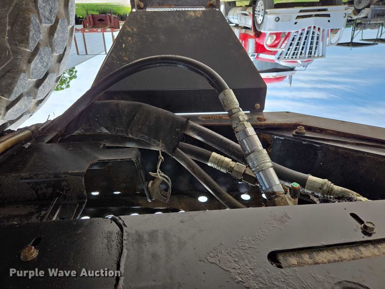 image for item ED2023 2009 MacDon M200 swather / windrower