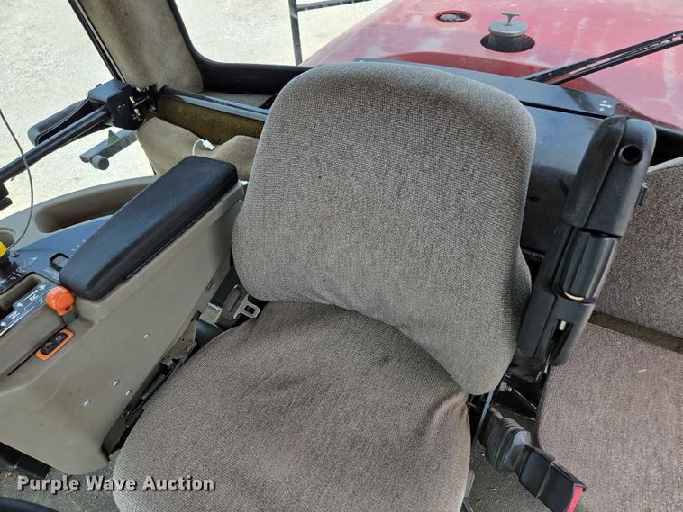 image for item ED2023 2009 MacDon M200 swather / windrower