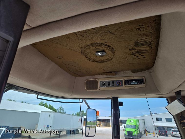 image for item ED2023 2009 MacDon M200 swather / windrower